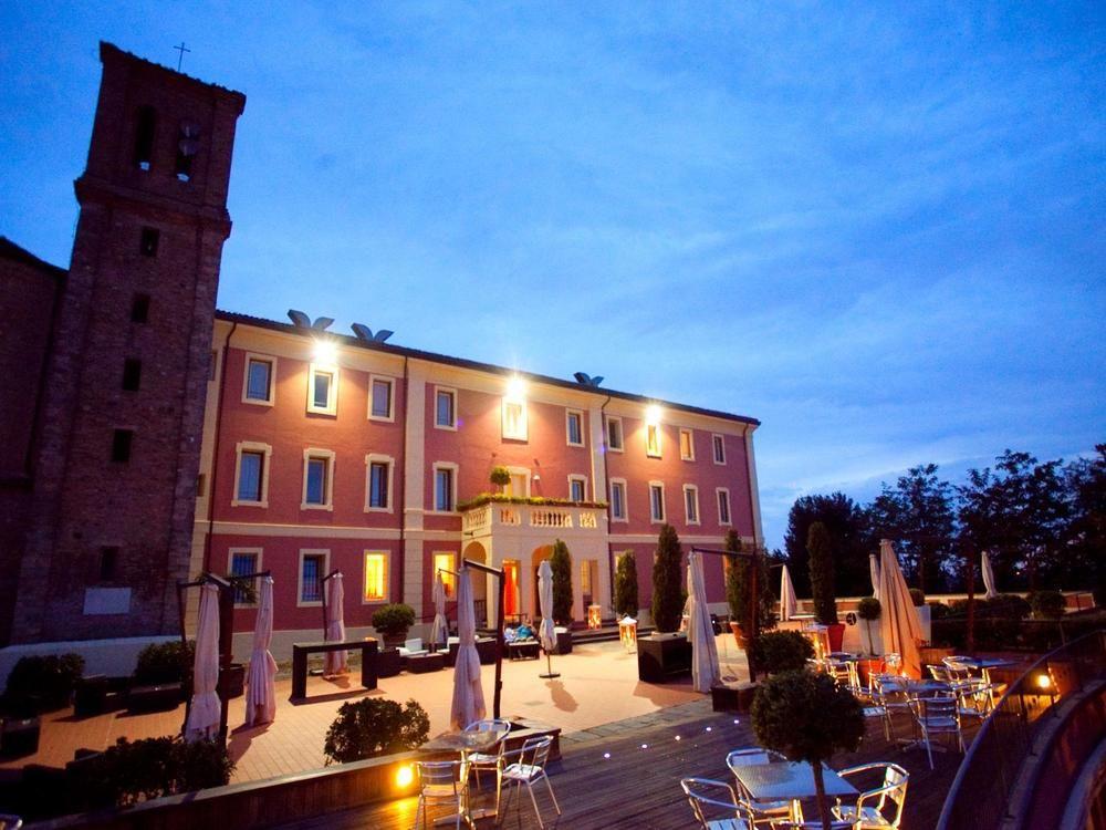 Monte Del Re Hotel Dozza Bagian luar foto