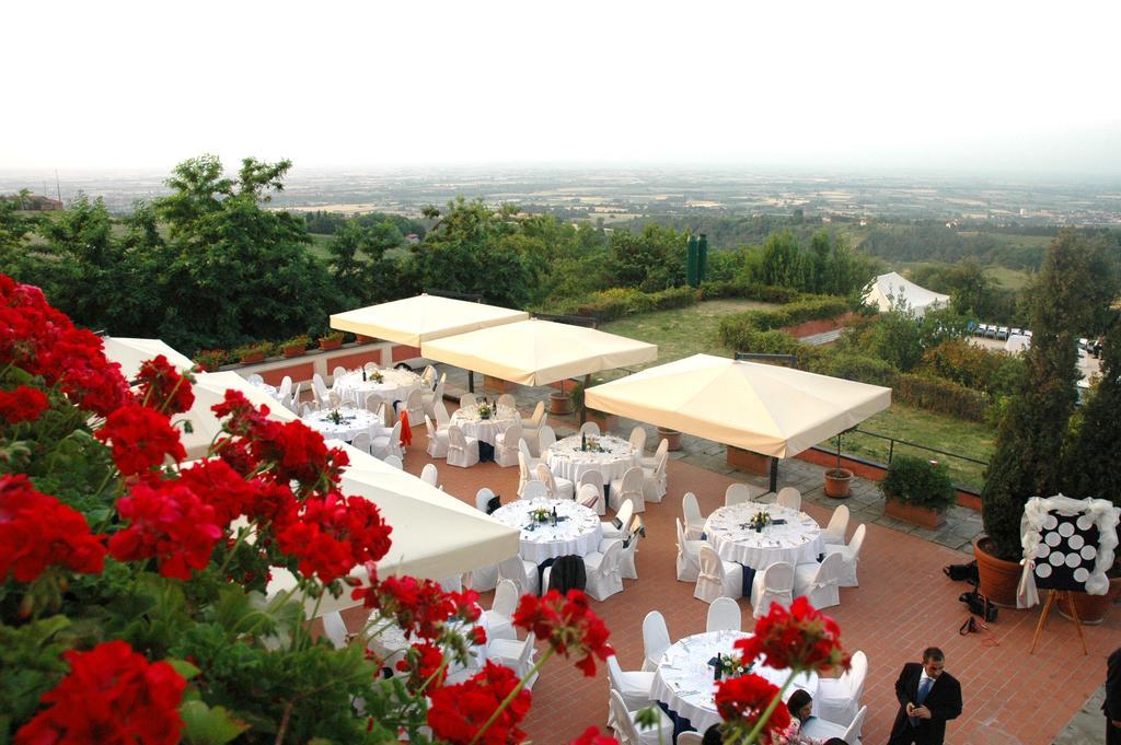 Monte Del Re Hotel Dozza Bagian luar foto