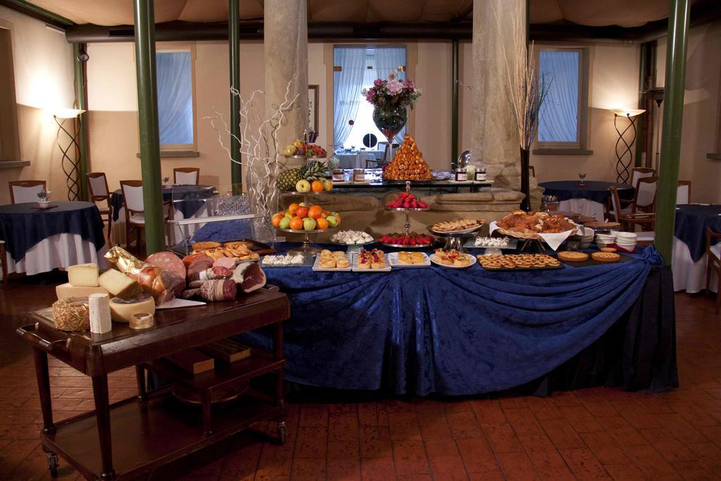 Monte Del Re Hotel Dozza Bagian luar foto
