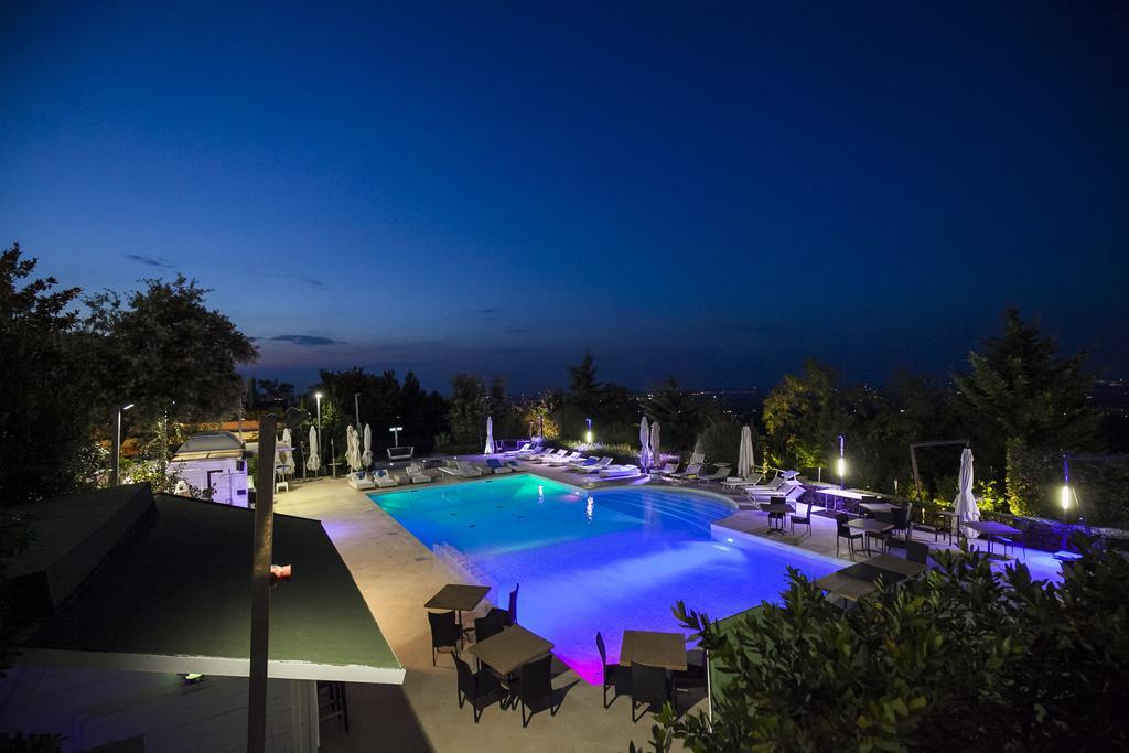 Monte Del Re Hotel Dozza Bagian luar foto